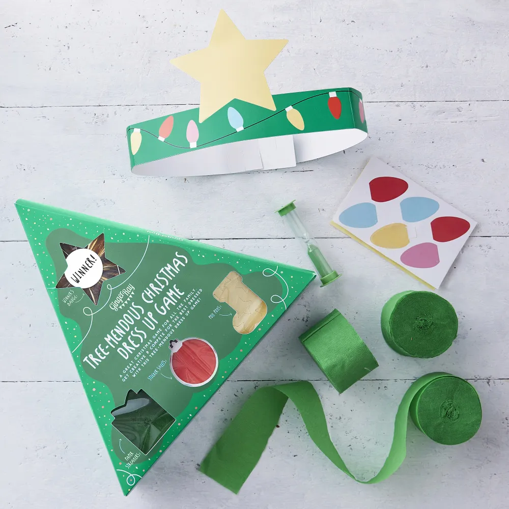 Decora il gioco di Natale dell'albero